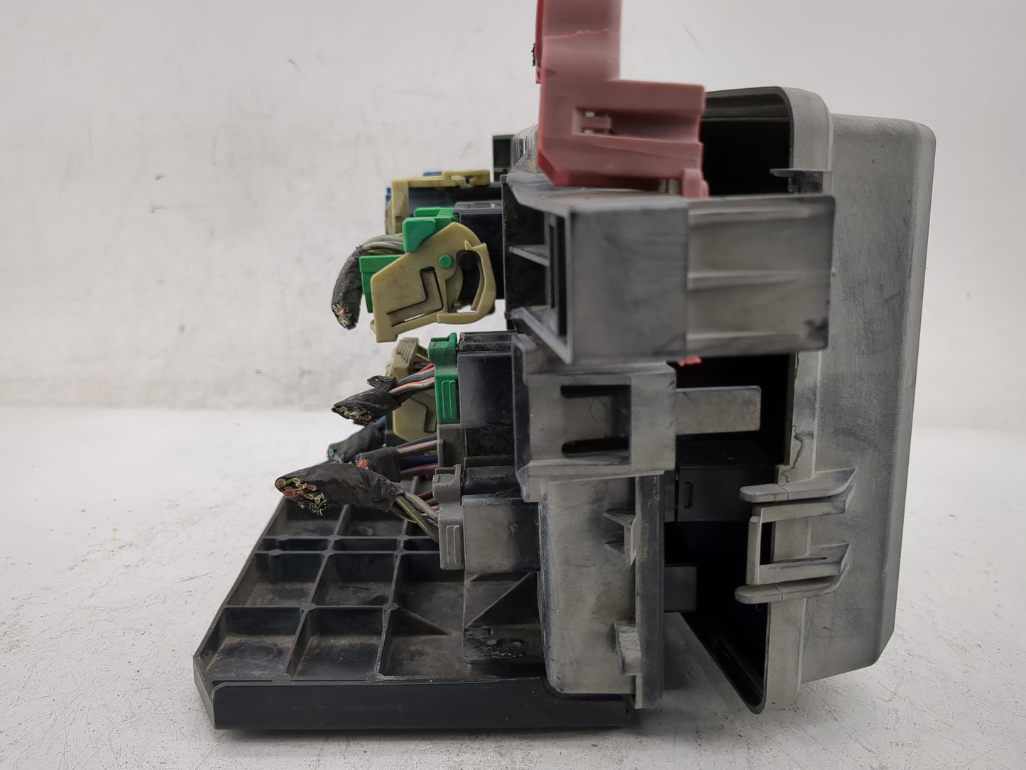 2008 Dodge Charger Fusebox Fuse Box Panel Relay Module Fits OEM Used Auto Parts - Oemusedautoparts1.com