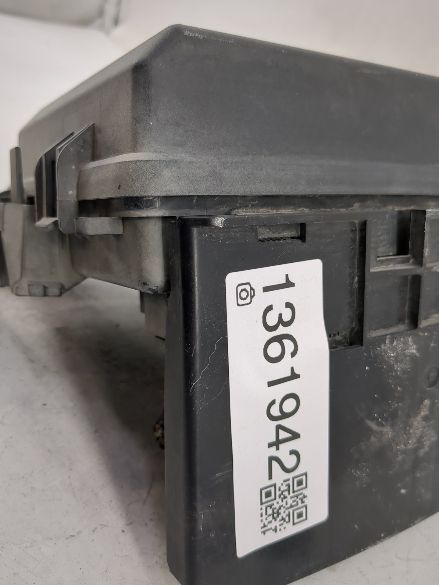 2008 Dodge Charger Fusebox Fuse Box Panel Relay Module Fits OEM Used Auto Parts - Oemusedautoparts1.com