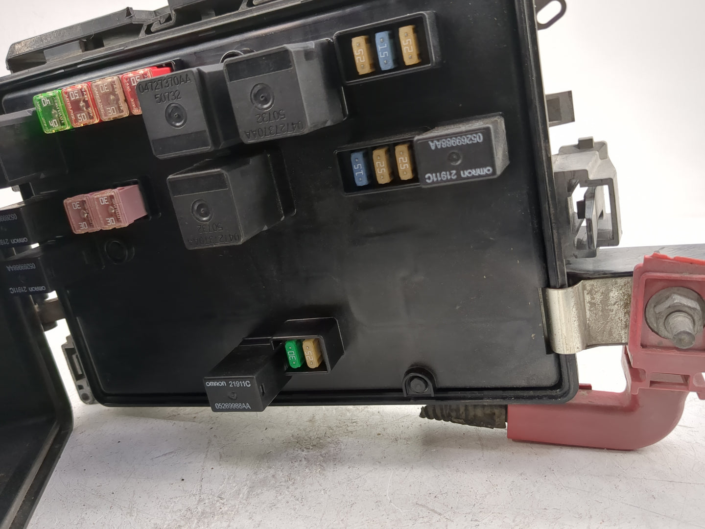 2008 Dodge Charger Fusebox Fuse Box Panel Relay Module Fits OEM Used Auto Parts - Oemusedautoparts1.com