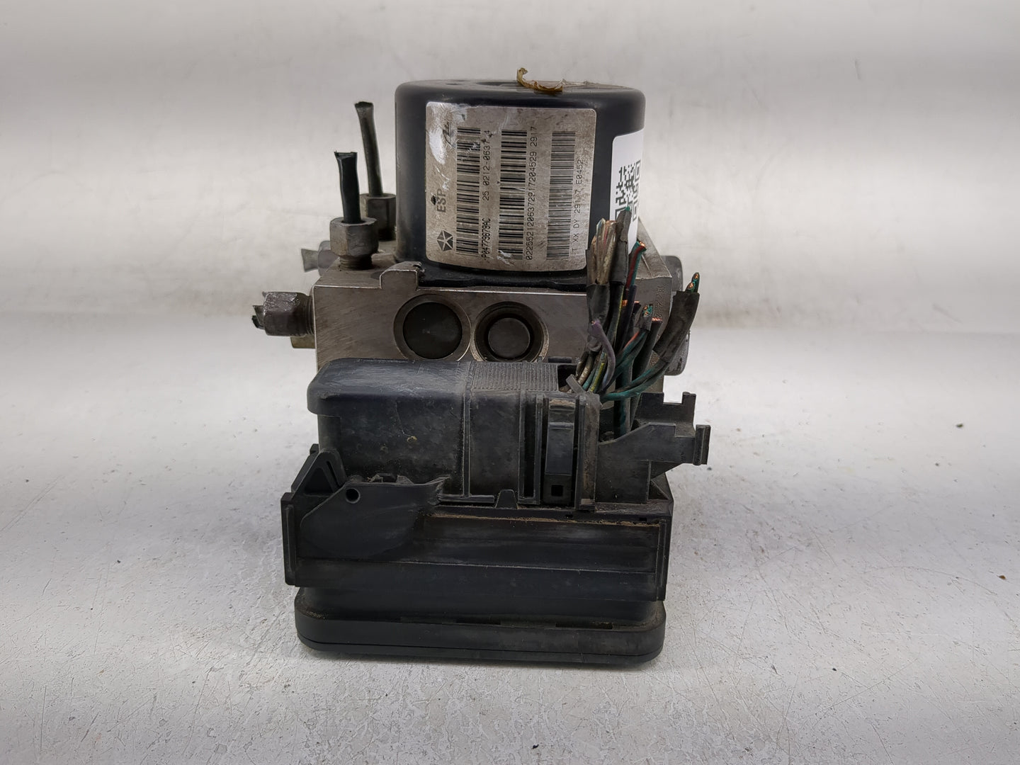 2008 Dodge Charger ABS Pump Control Module Replacement P/N:00405278C000 Fits OEM Used Auto Parts - Oemusedautoparts1.com