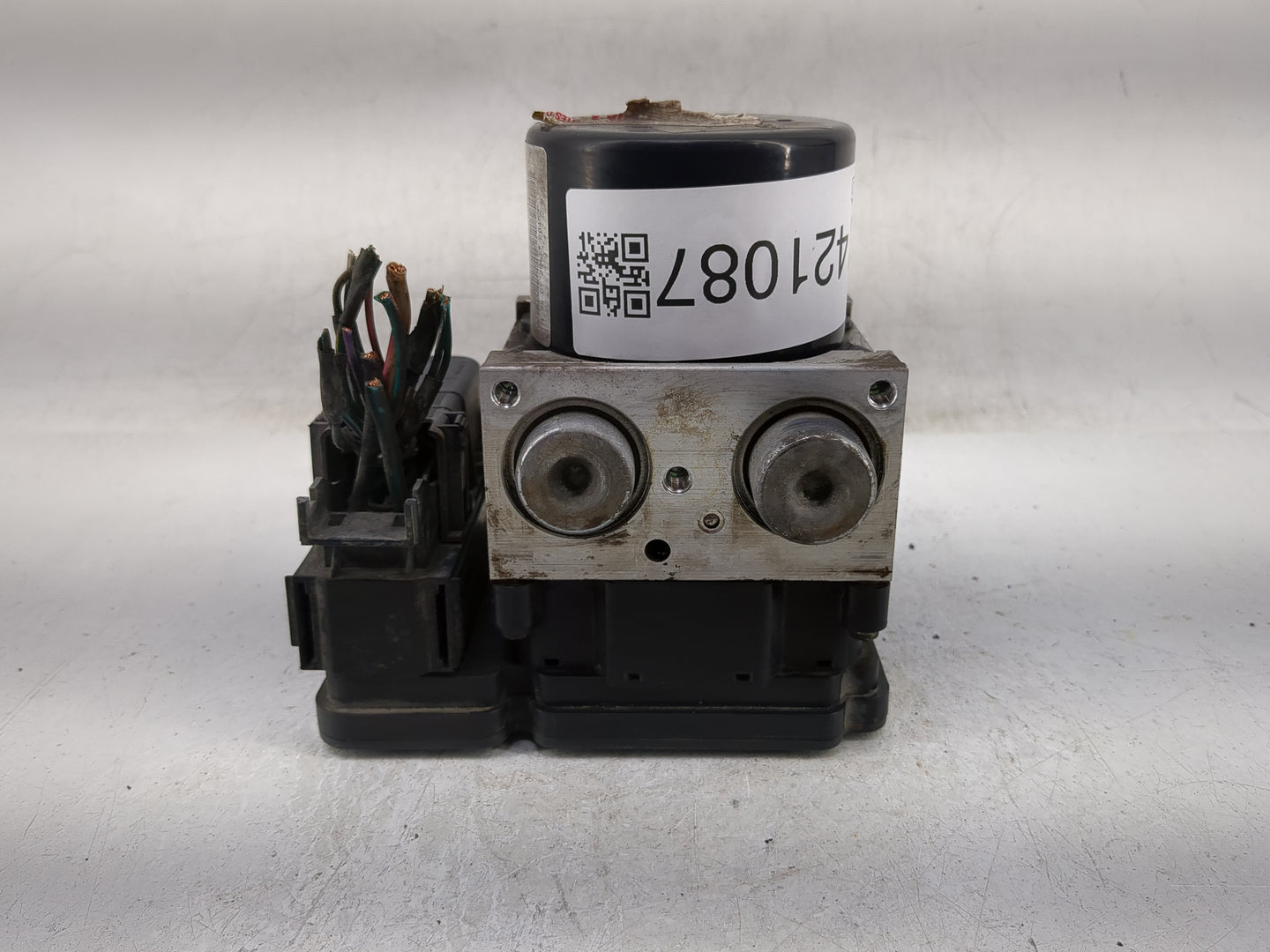 2008 Dodge Charger ABS Pump Control Module Replacement P/N:00405278C000 Fits OEM Used Auto Parts - Oemusedautoparts1.com