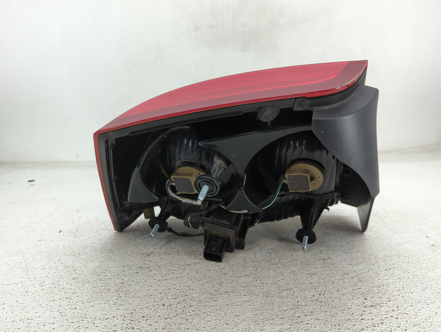 2006-2008 Dodge Charger Tail Light Assembly Passenger Right OEM P/N:04805848AC Fits Fits 2006 2007 2008 OEM Used Auto Parts 