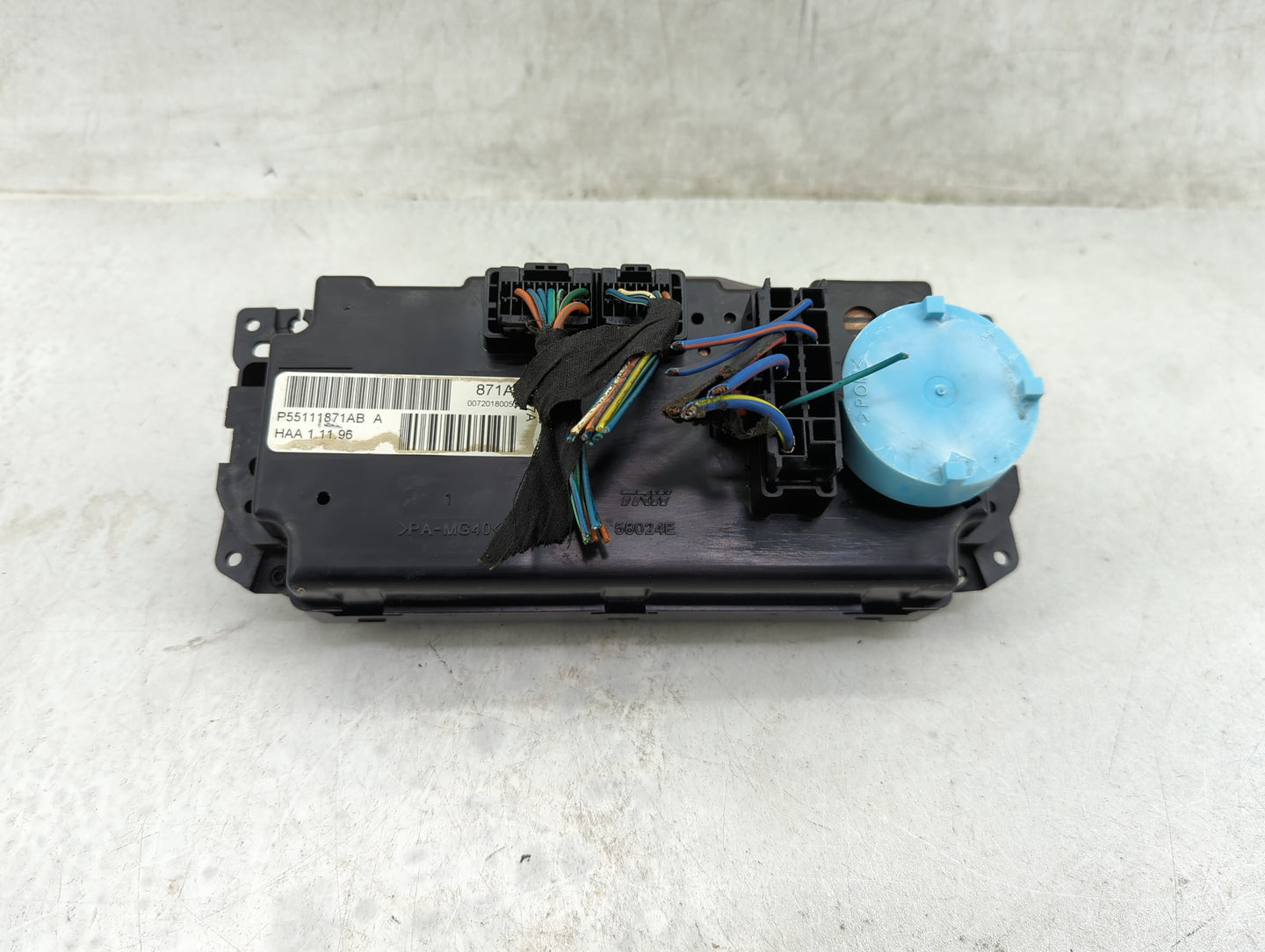 2008-2010 Dodge Charger Climate Control Module Temperature AC/Heater Replacement P/N:P55111871AB Fits Fits 2008 2009 2010 OE