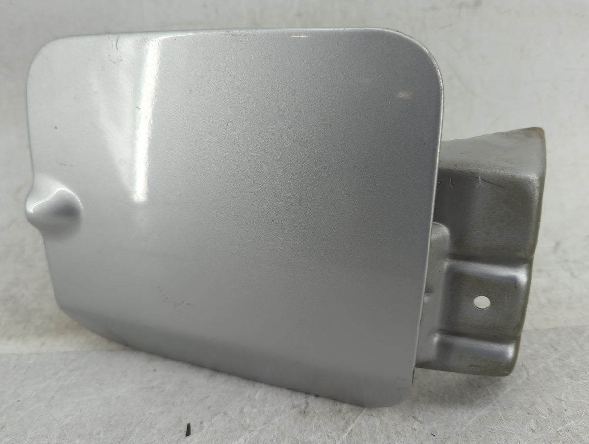 2008 Dodge Charger Fuel Tank Door Lid Gas Tank Silver - Oemusedautoparts1.com