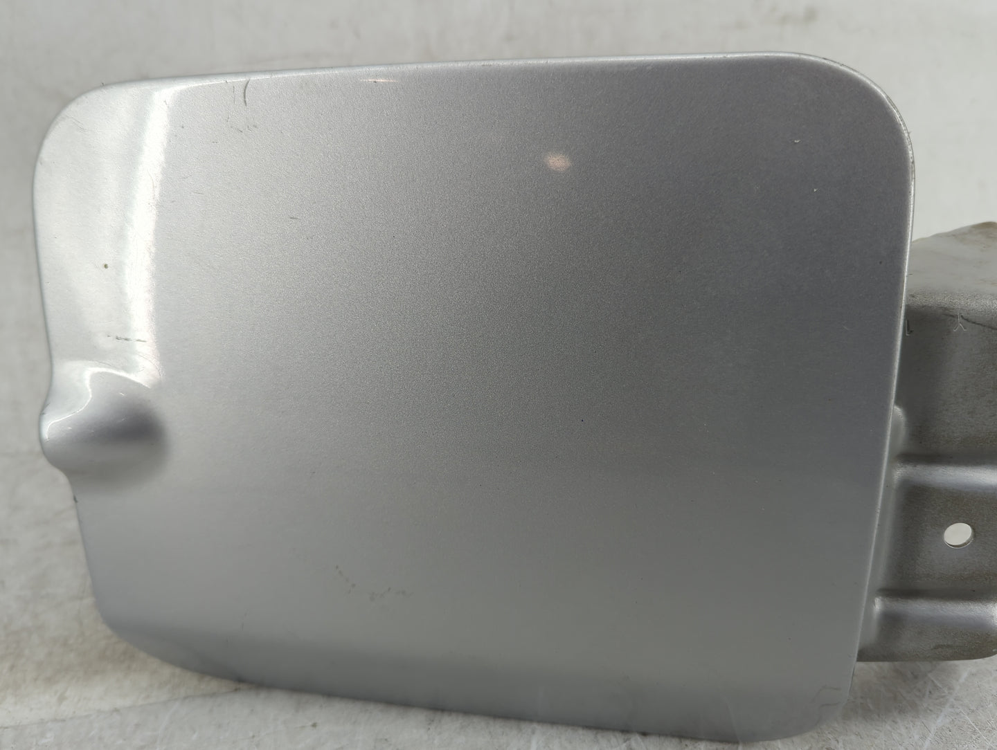 2008 Dodge Charger Fuel Tank Door Lid Gas Tank Gray - Oemusedautoparts1.com