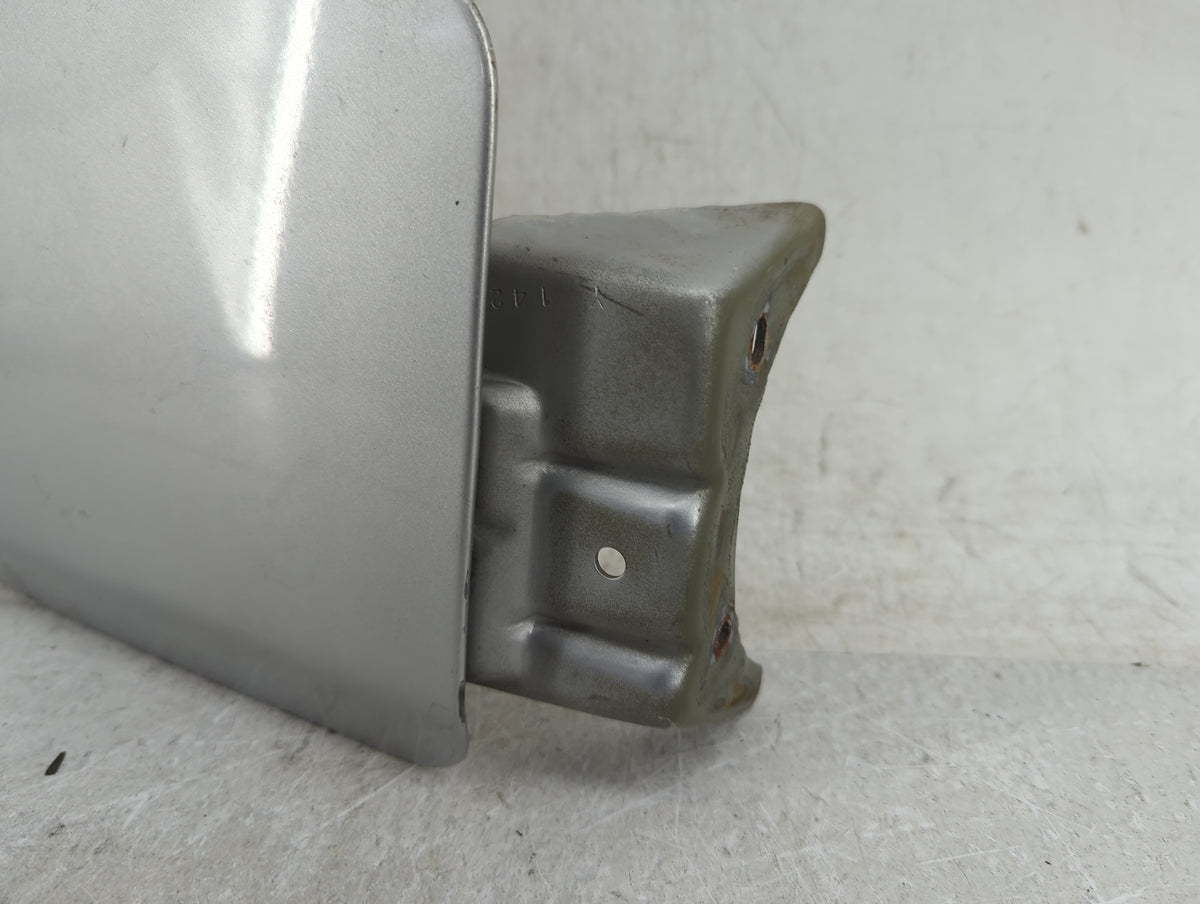 2008 Dodge Charger Fuel Tank Door Lid Gas Tank Silver - Oemusedautoparts1.com