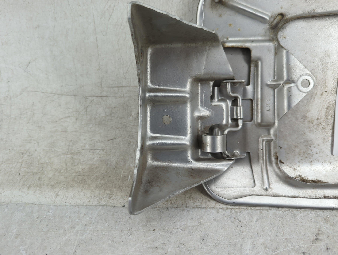 2008 Dodge Charger Fuel Tank Door Lid Gas Tank Gray - Oemusedautoparts1.com