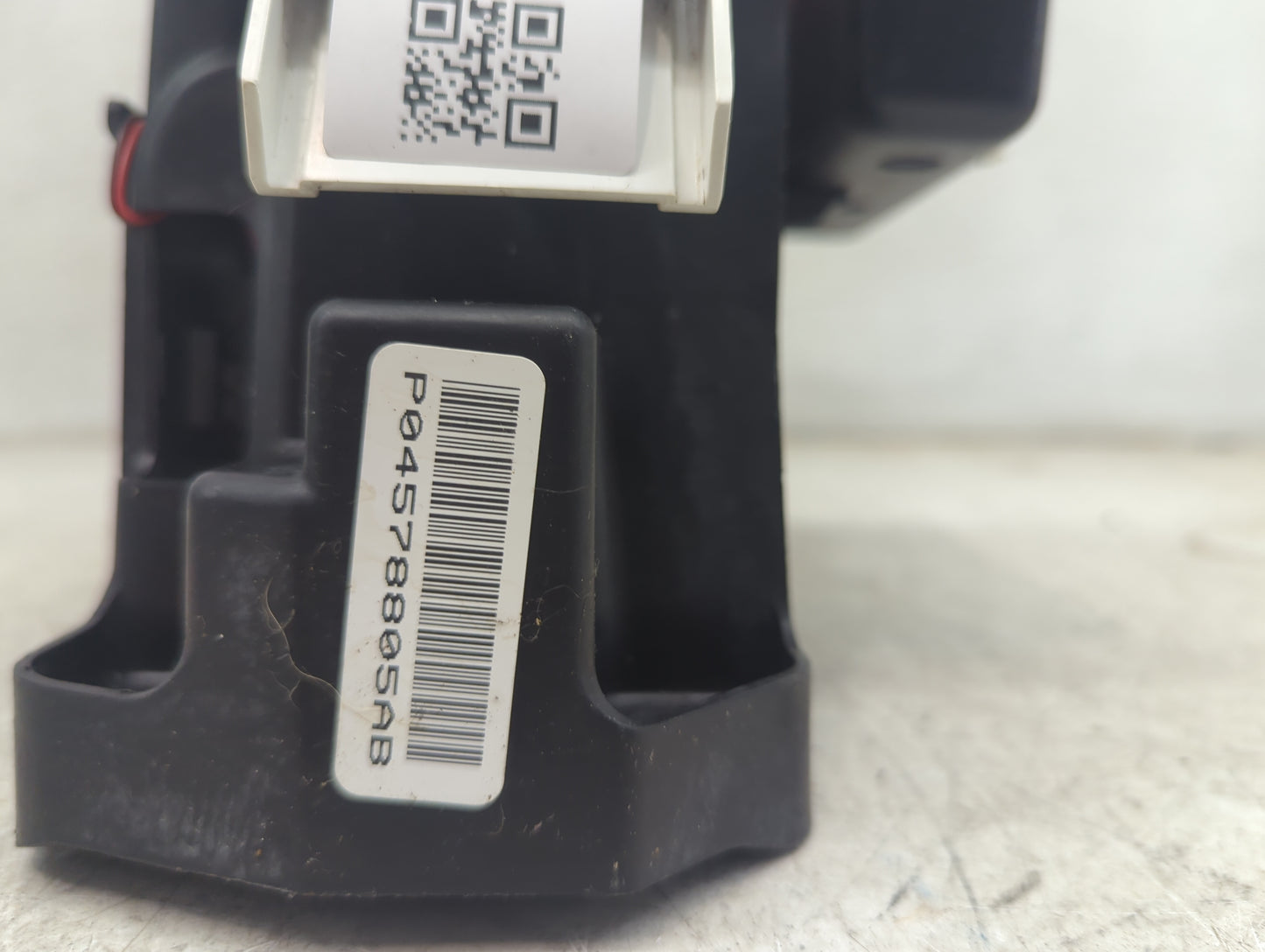 2008 Dodge Charger Floor Console Assembly Shifter - Oemusedautoparts1.com