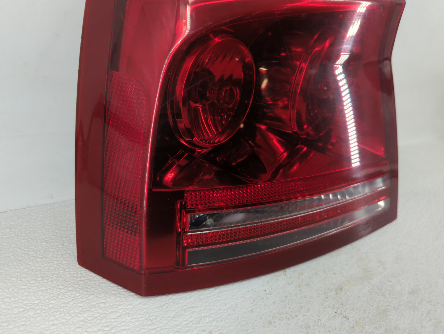 2006-2008 Dodge Charger Tail Light Assembly Driver Left OEM P/N:04805849AD 04805849AB Fits Fits 2006 2007 2008 OEM Used Auto