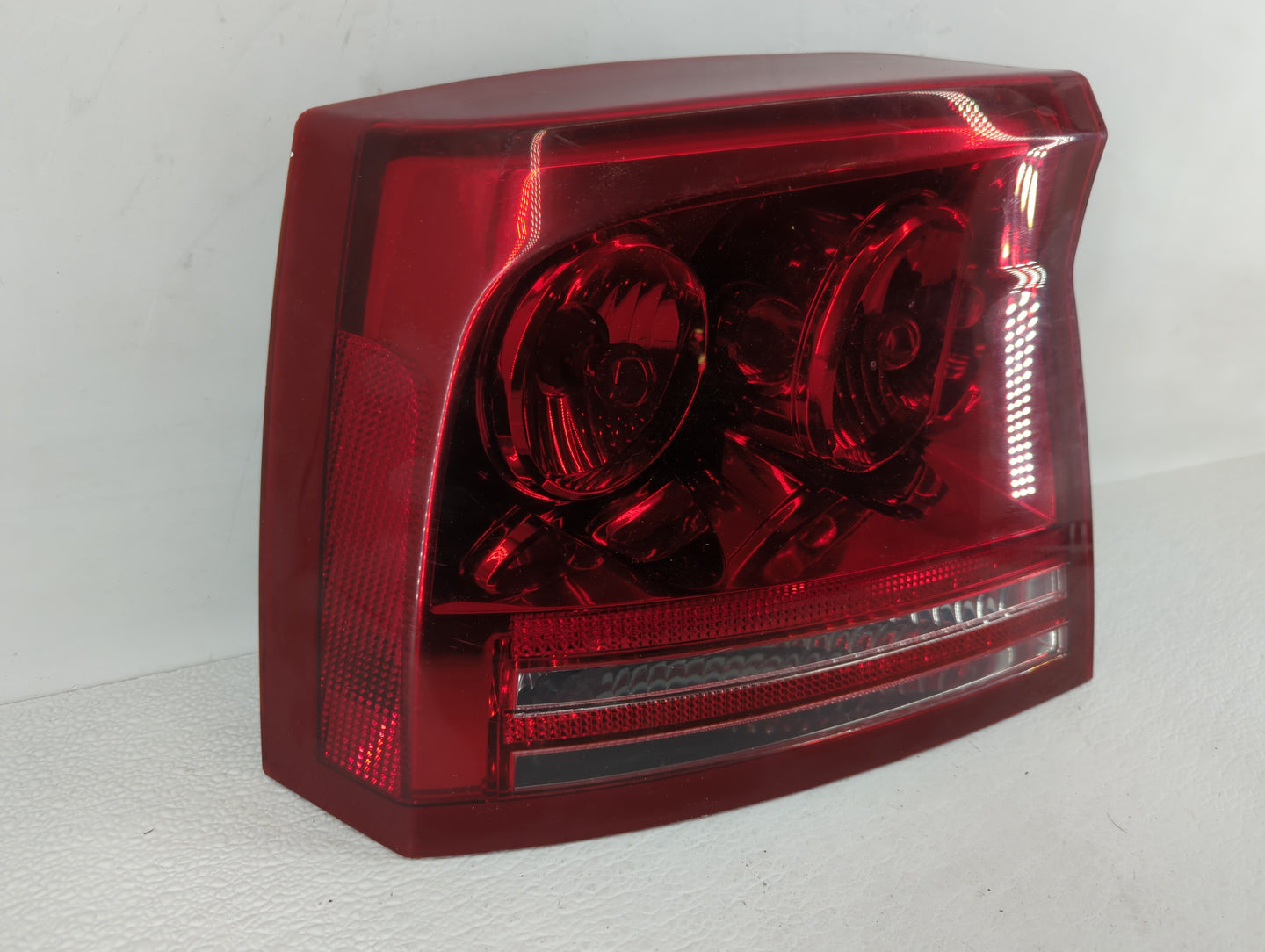 2006-2008 Dodge Charger Tail Light Assembly Driver Left OEM P/N:04805849AD 04805849AB Fits Fits 2006 2007 2008 OEM Used Auto