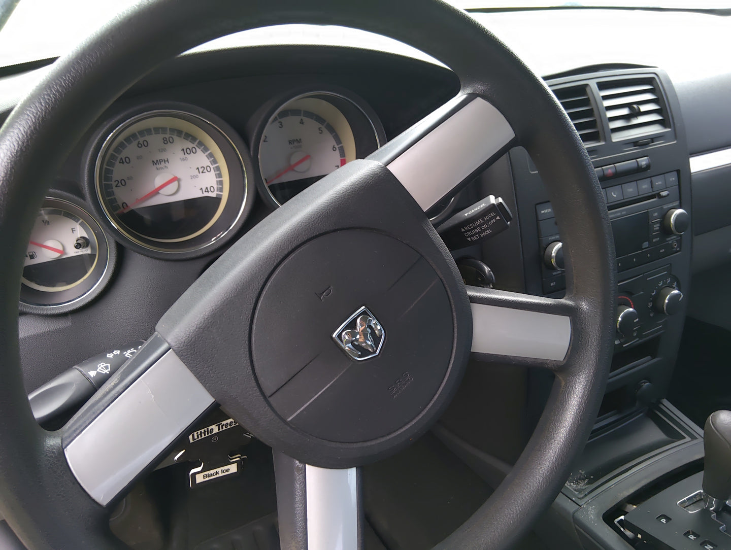 2007-2008 Dodge Charger Instrument Cluster Speedometer Gauges Miles:165K Fits Fits 2007 2008 OEM Used Auto Parts - Oemusedau