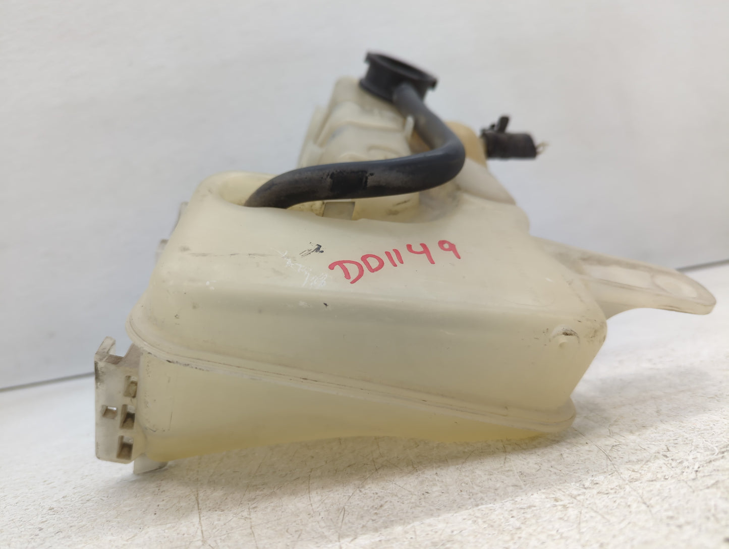 2005-2008 Dodge Magnum Windshield Washer Fluid Reservoir Bottle Oem - Oemusedautoparts1.com