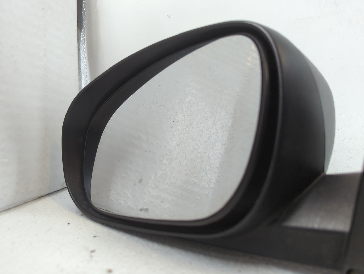 2006-2010 Dodge Charger Driver Side View Mirror - Left Door Mirror OEM Used - Oemusedautoparts1.com