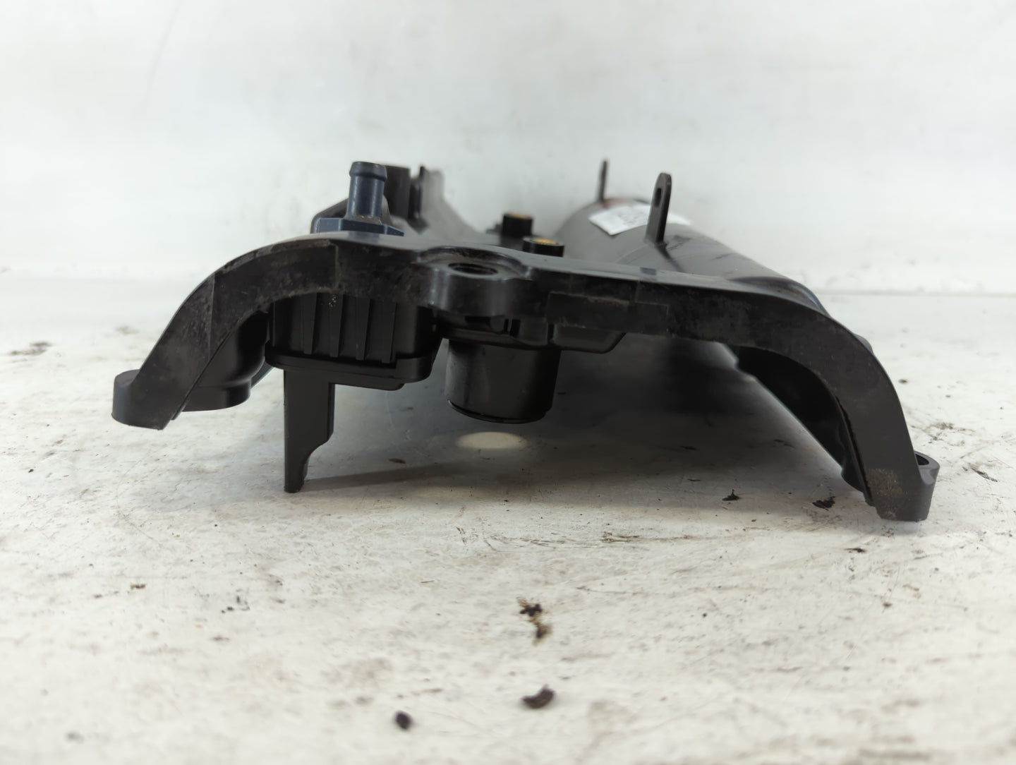 2008 Dodge Charger Driver Left Cylinder Head Valve Cover Fits OEM Used Auto Parts - Oemusedautoparts1.com