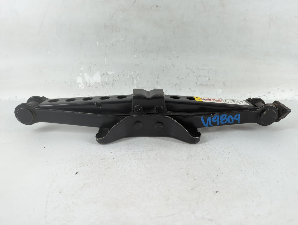 2008 Dodge Charger Spare Scissor Car Jack 760730 - Oemusedautoparts1.com