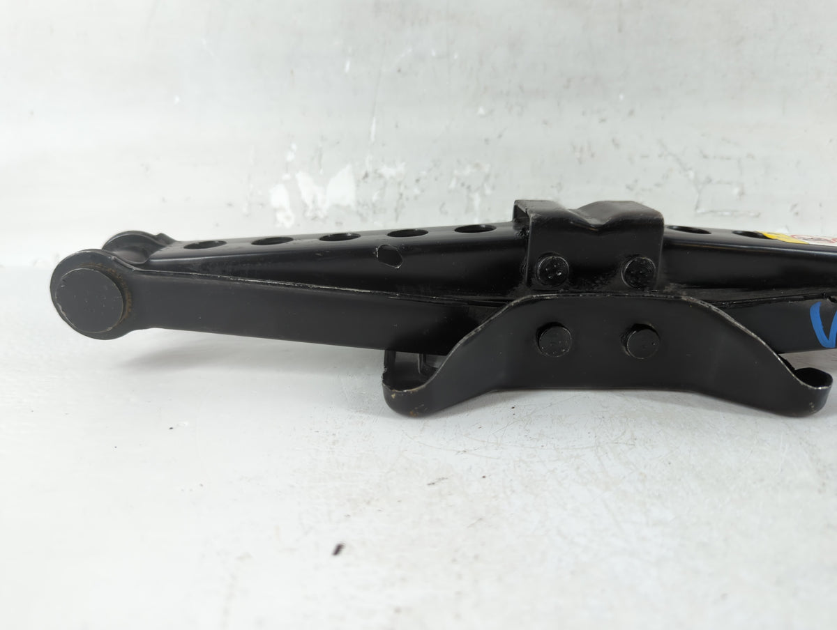 2008 Dodge Charger Spare Scissor Car Jack 760730 - Oemusedautoparts1.com