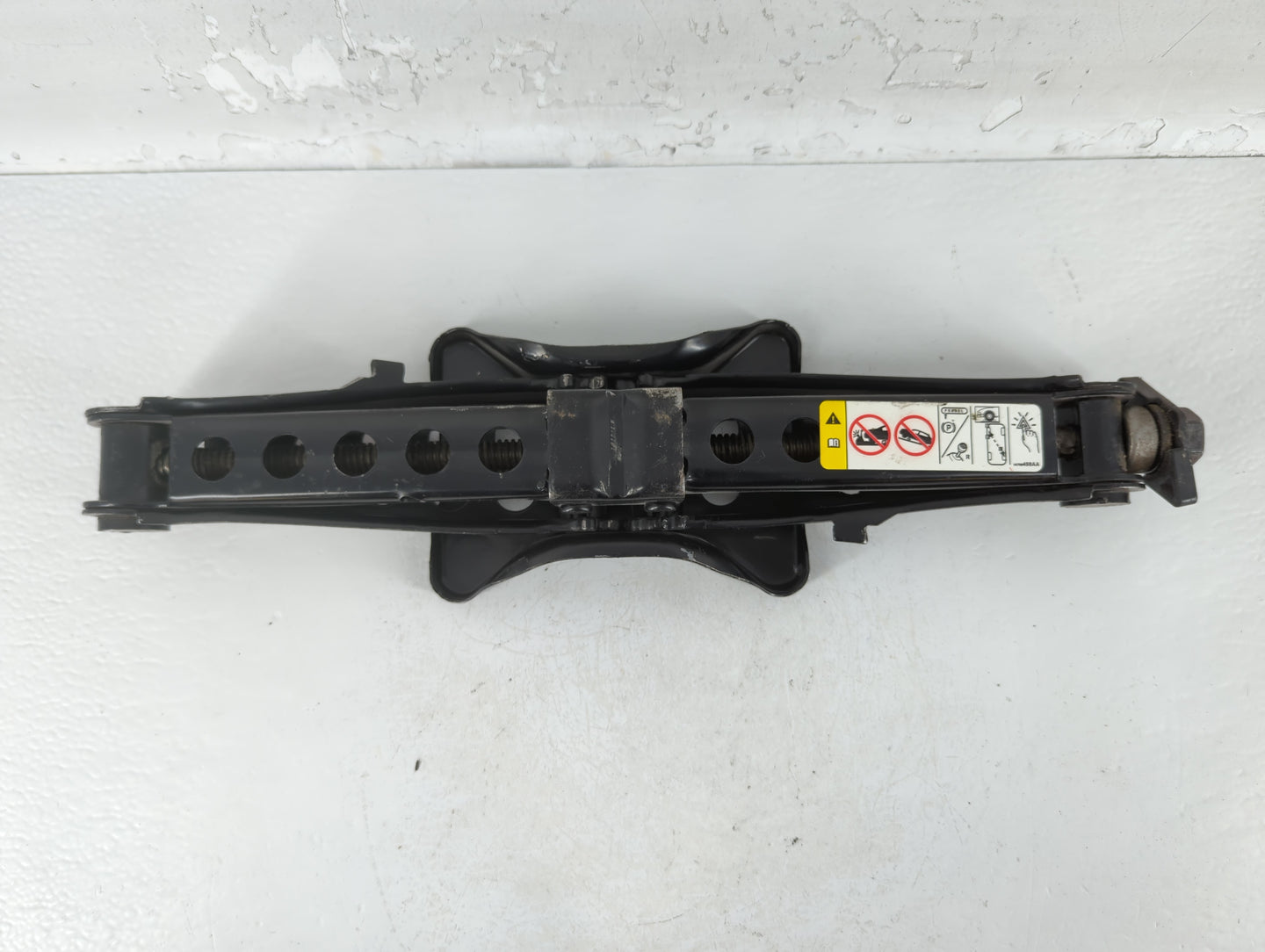 2008 Dodge Charger Spare Scissor Car Jack - Oemusedautoparts1.com