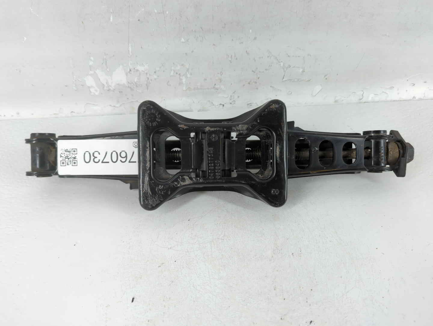 2008 Dodge Charger Spare Scissor Car Jack - Oemusedautoparts1.com