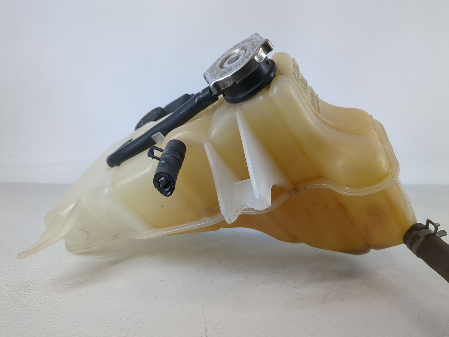 2006-2010 Dodge Charger Radiator Coolant Overflow Expansion Tank Bottle 863431 - Oemusedautoparts1.com