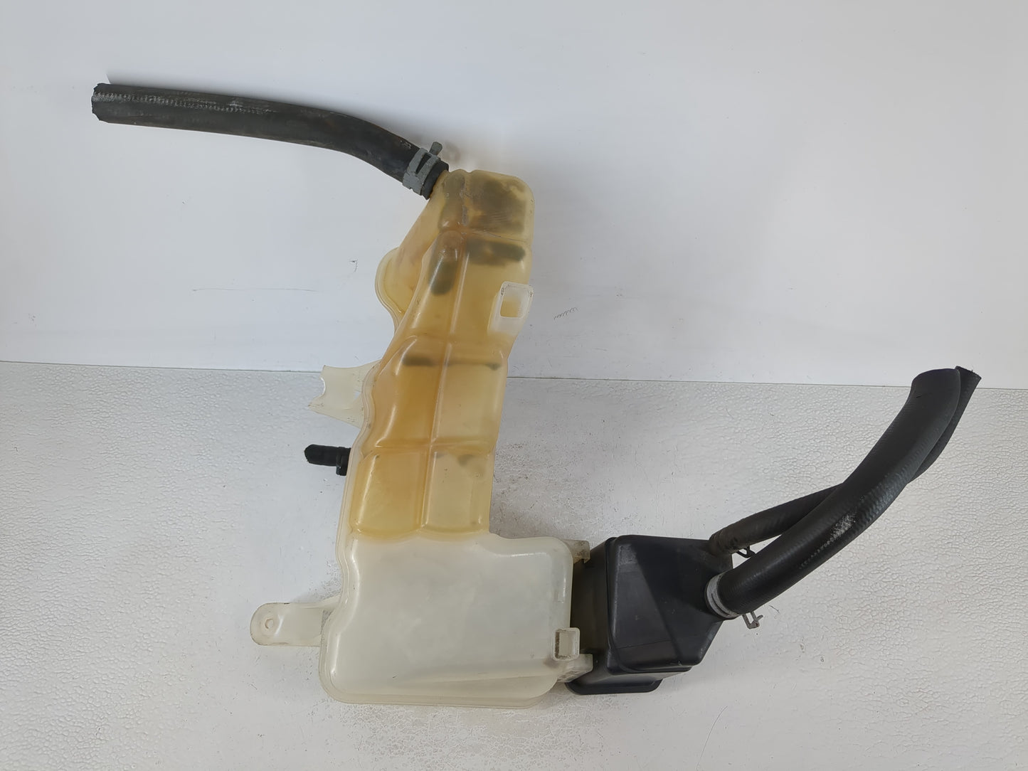 2006-2010 Dodge Charger Radiator Coolant Overflow Expansion Tank Bottle 863431 - Oemusedautoparts1.com