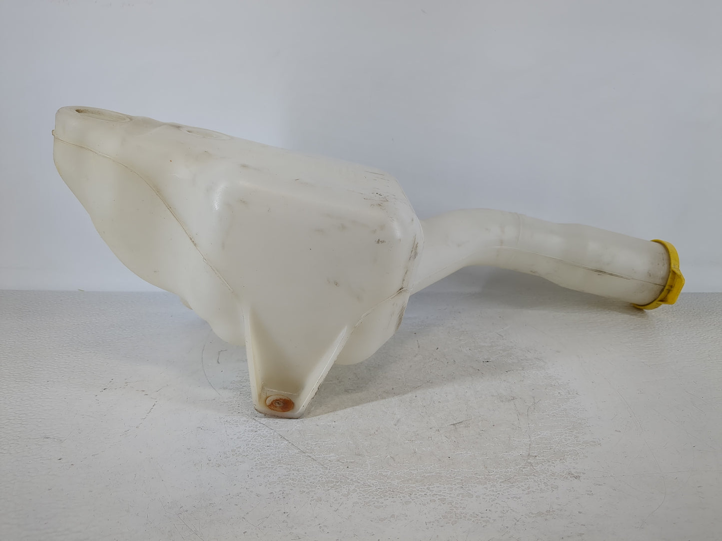 2006-2010 Dodge Charger Windshield Washer Fluid Reservoir Bottle Oem - Oemusedautoparts1.com