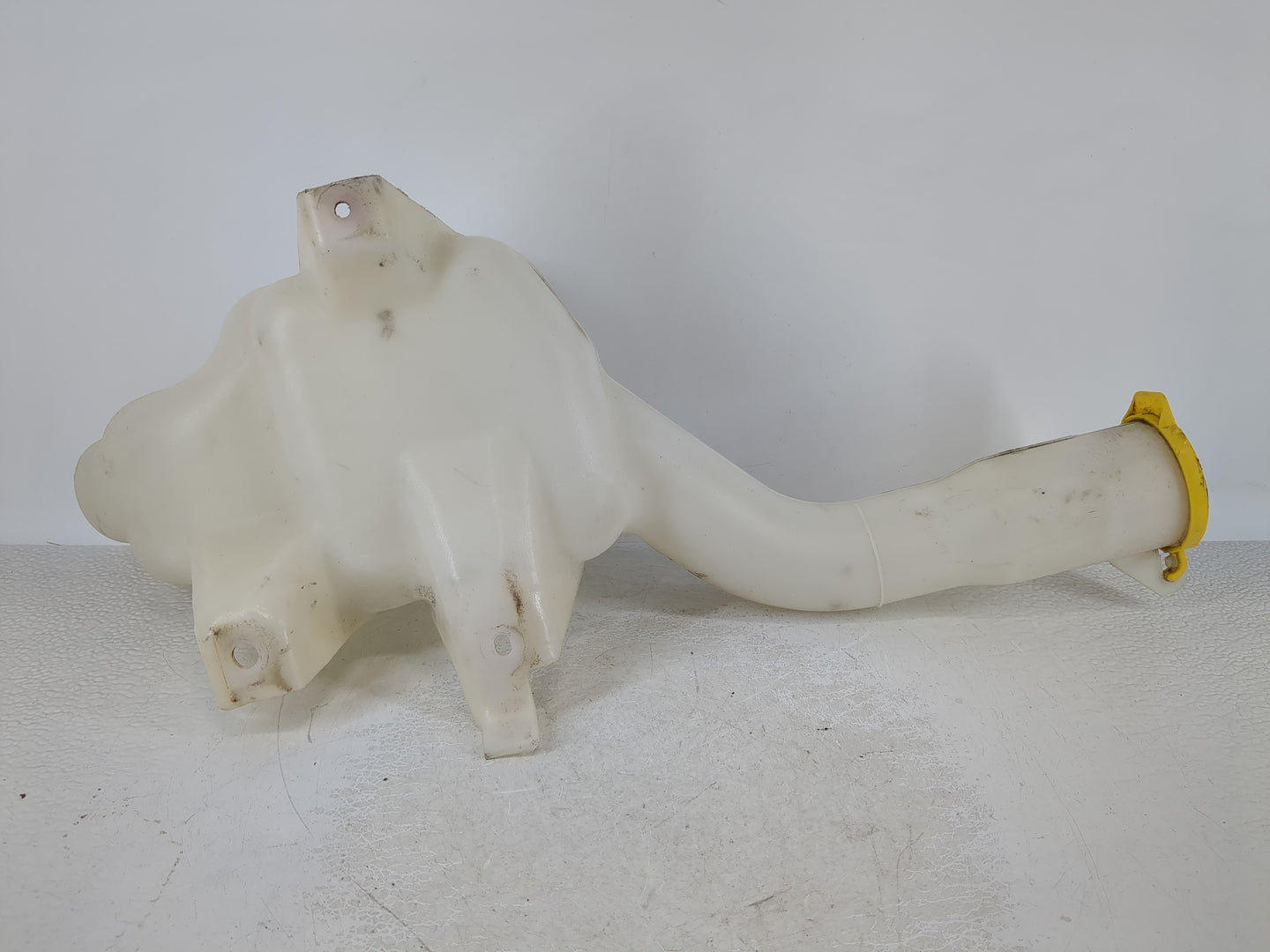 2006-2010 Dodge Charger Windshield Washer Fluid Reservoir Bottle Oem - Oemusedautoparts1.com