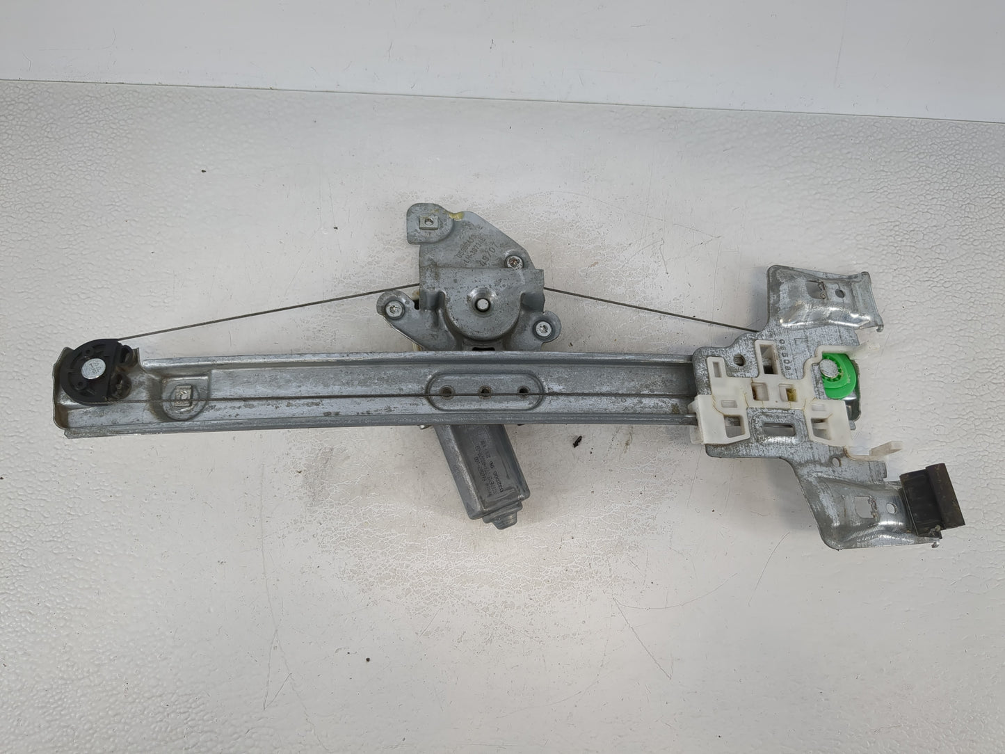 2006-2010 Dodge Charger Used Driver Left Rear Window Regulator - Oemusedautoparts1.com