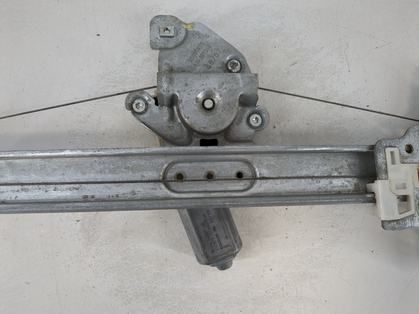 2006-2010 Dodge Charger Used Driver Left Rear Window Regulator - Oemusedautoparts1.com