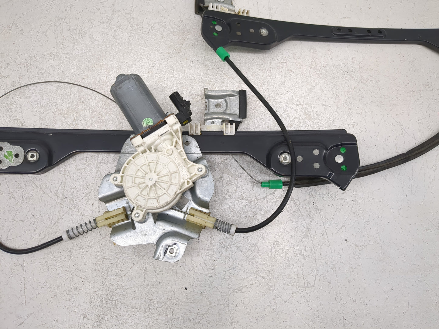2006-2010 Dodge Charger Used Window Regulator Passenger Front 967013 - Oemusedautoparts1.com