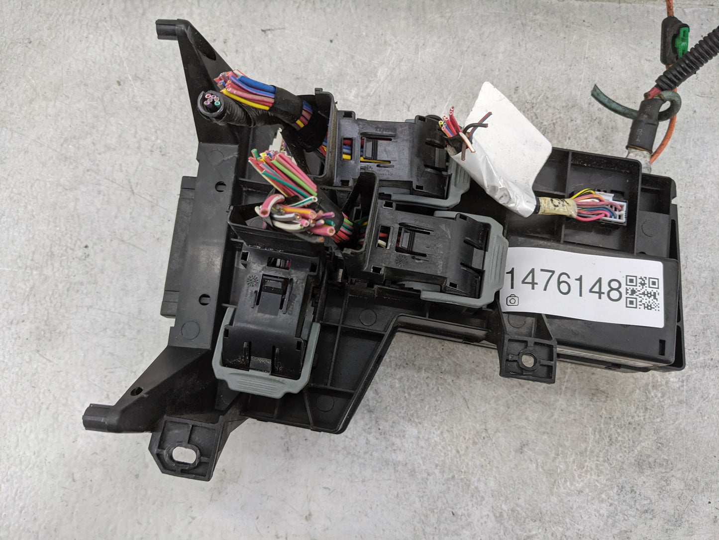 2008-2011 Dodge Dakota Fusebox Fuse Box Panel Relay Module P/N:04692211AA Fits Fits 2008 2009 2010 2011 OEM Used Auto Parts 