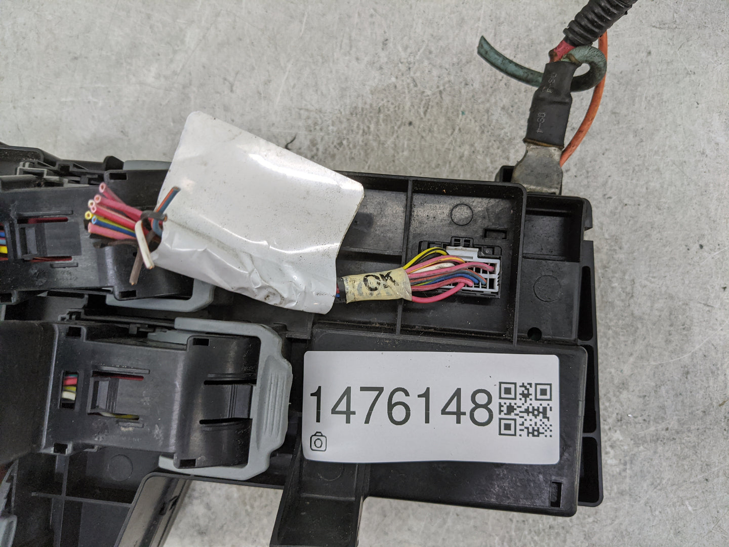 2008-2011 Dodge Dakota Fusebox Fuse Box Panel Relay Module P/N:04692211AA Fits Fits 2008 2009 2010 2011 OEM Used Auto Parts 