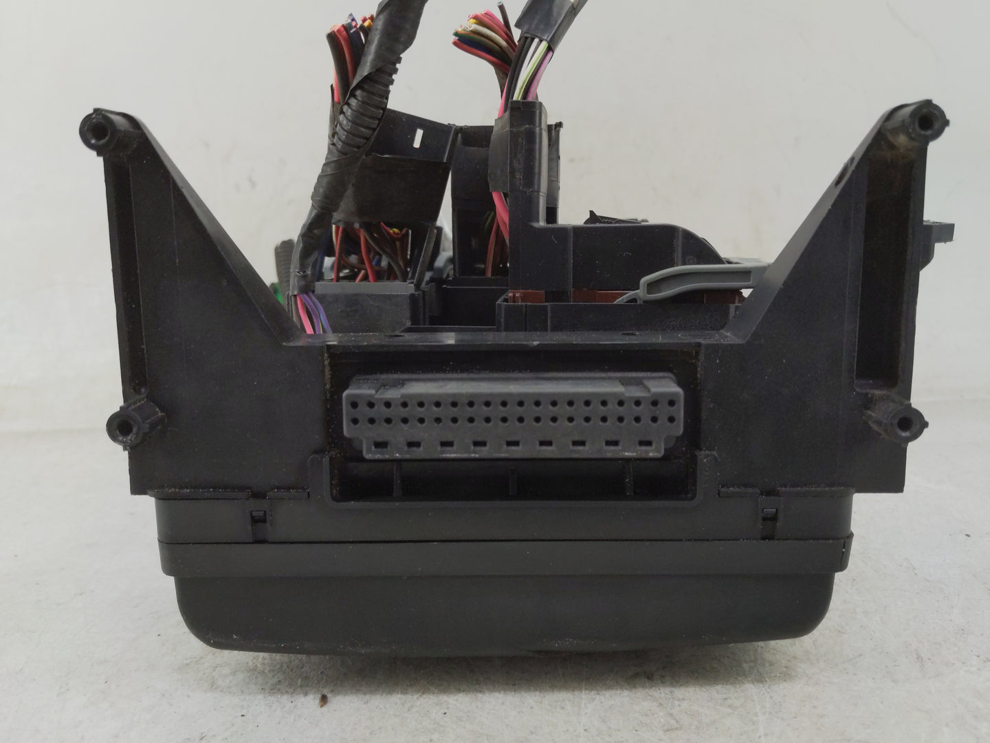 2008-2011 Dodge Dakota Fusebox Fuse Box Panel Relay Module P/N:04692211AA Fits Fits 2008 2009 2010 2011 OEM Used Auto Parts 