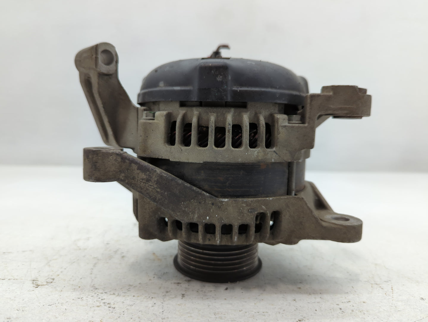 2008 Dodge Dakota Alternator Replacement Generator Charging Assembly Engine OEM P/N:56041 120AC 0 124 525 002 Fits OEM Used 