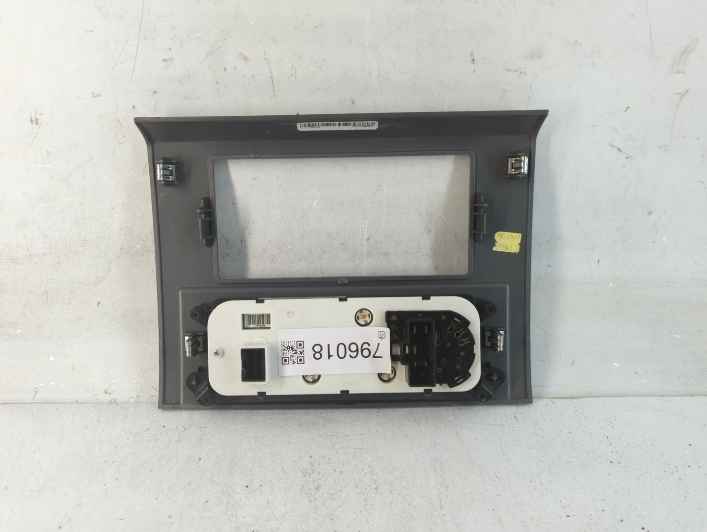 2008-2011 Dodge Dakota Climate Control Module Temperature AC/Heater Replacement Fits Fits 2008 2009 2010 2011 OEM Used Auto 