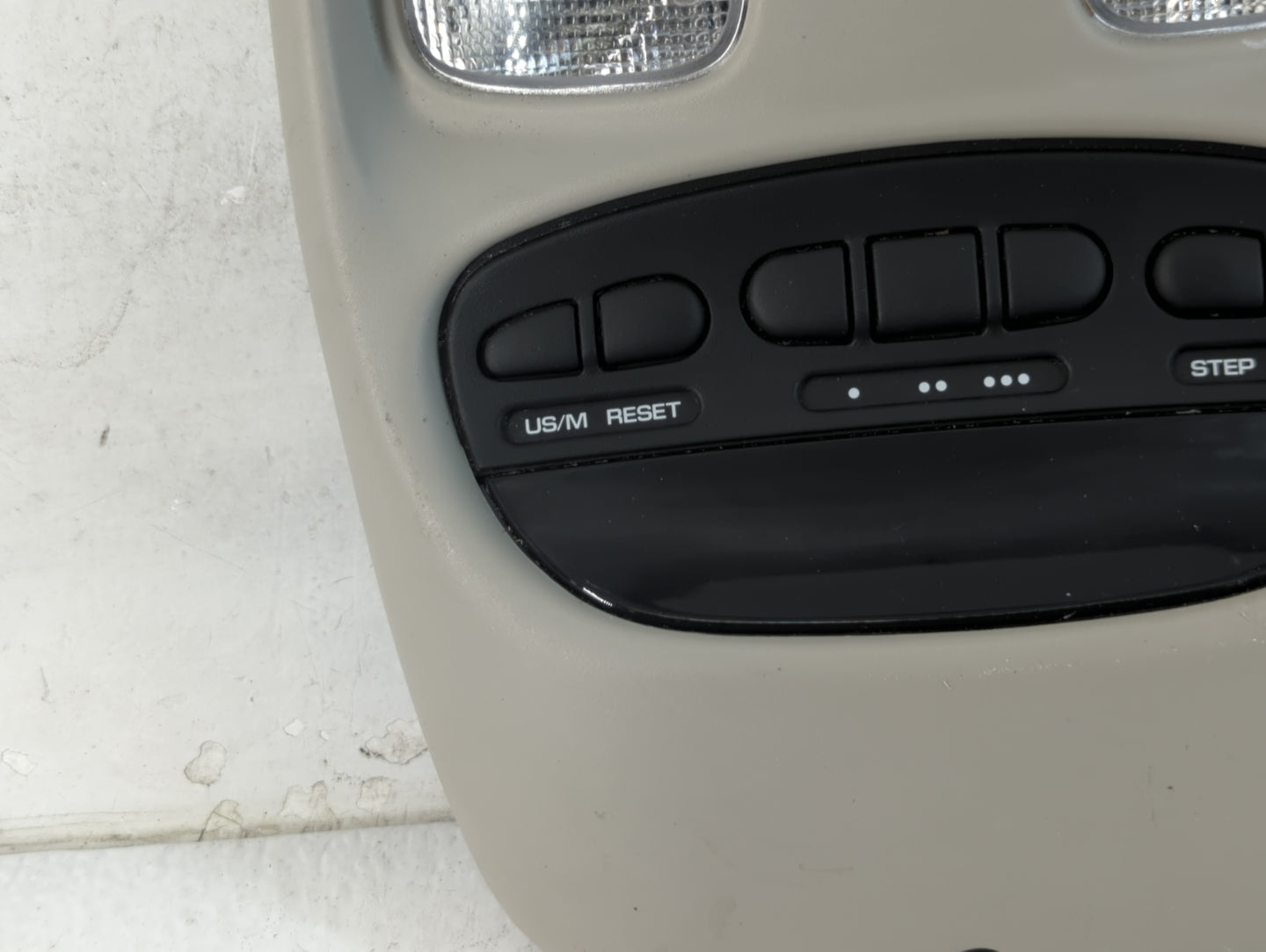 2008 Dodge Dakota Overhead Roof Console Interior Dome Light - Oemusedautoparts1.com