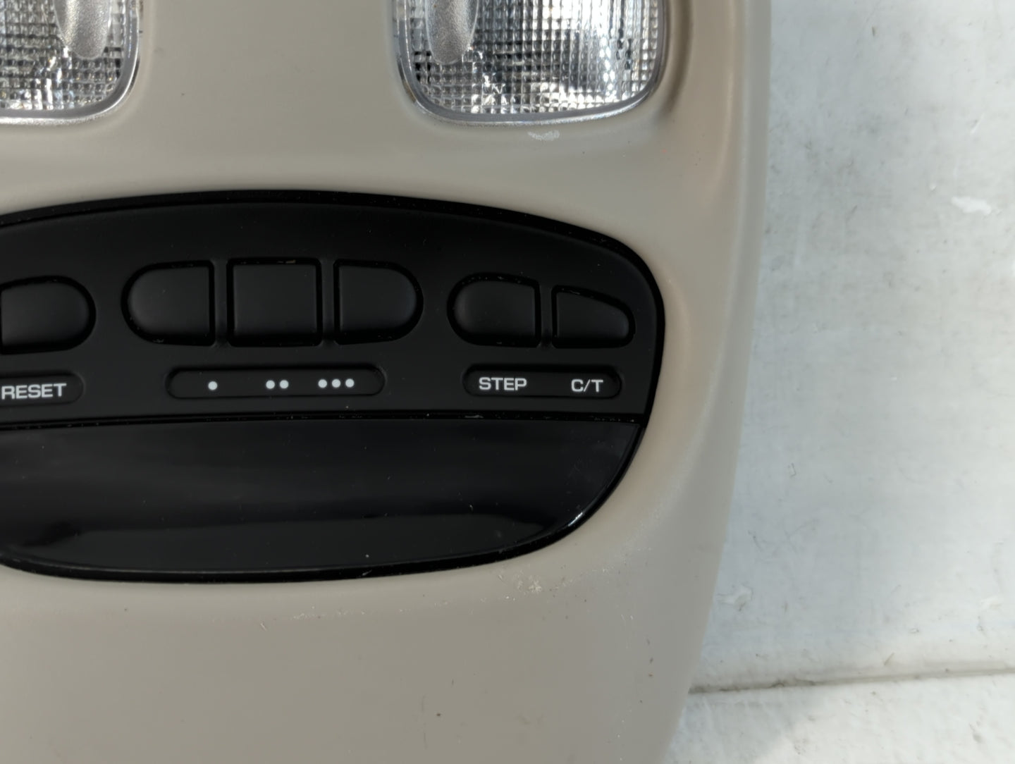2008 Dodge Dakota Overhead Roof Console Interior Dome Light - Oemusedautoparts1.com
