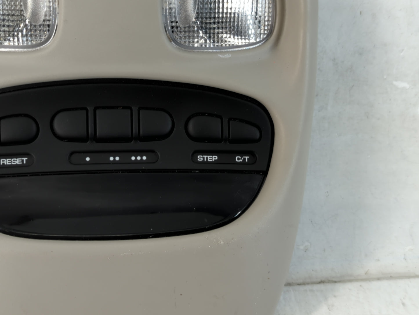 2008 Dodge Dakota Overhead Roof Console Interior Dome Light - Oemusedautoparts1.com