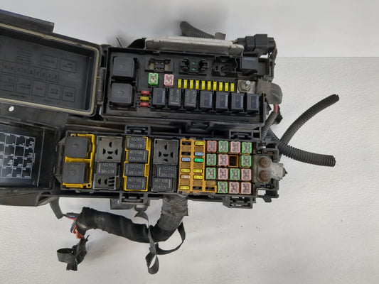 2007-2009 Dodge Durango Fusebox Fuse Box Panel Relay Module P/N:P04692187AC Fits Fits 2007 2008 2009 OEM Used Auto Parts