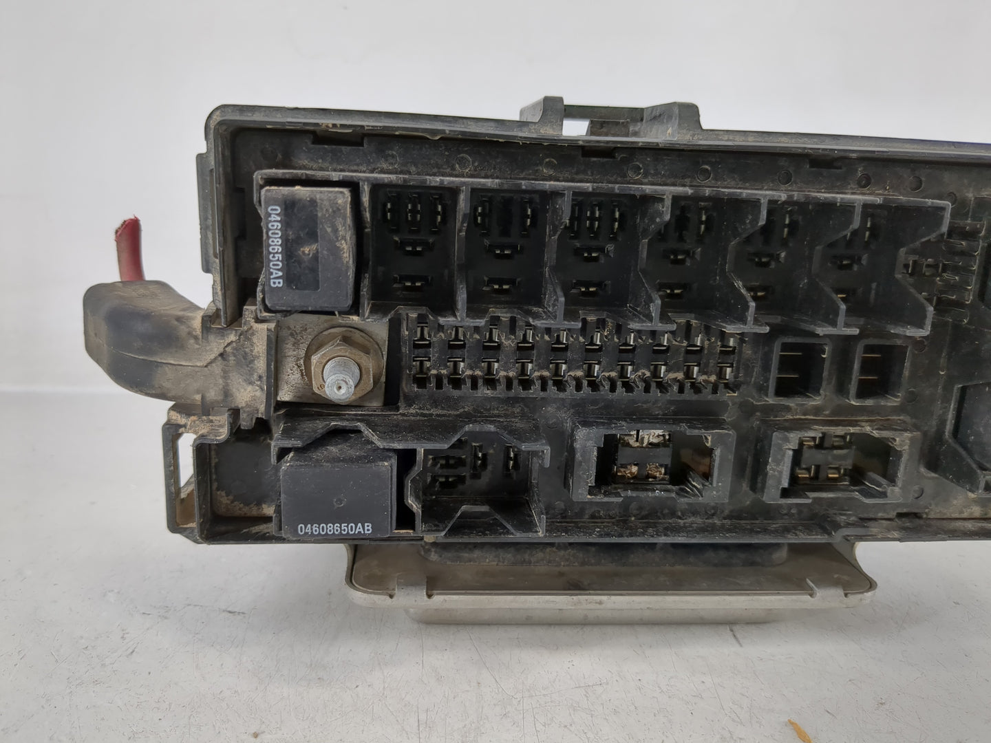 2007-2009 Dodge Durango Fusebox Fuse Box Panel Relay Module P/N:P04692096AH P04692187AC Fits Fits 2007 2008 2009 OEM Used Au