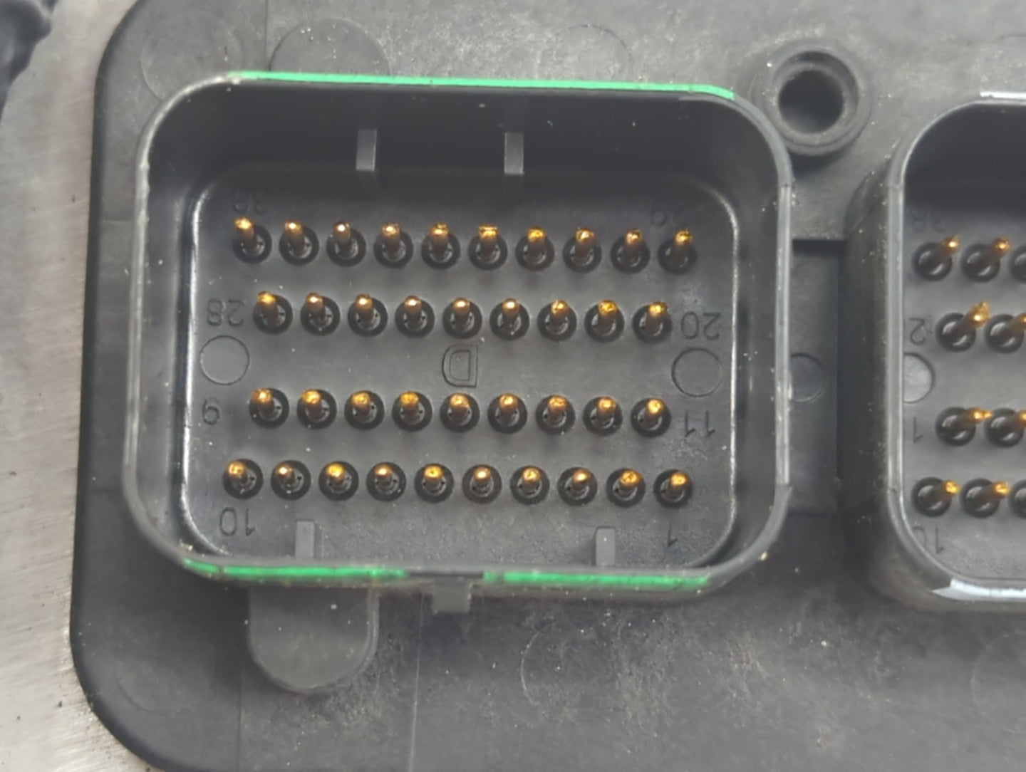 2008-2009 Dodge Durango PCM Engine Control Computer ECU ECM PCU OEM P/N:05187500AD Fits Fits 2008 2009 OEM Used Auto Parts -