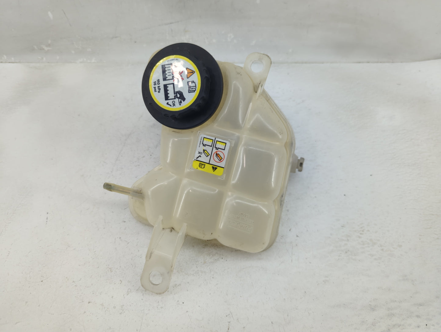 2008-2009 Dodge Durango Windshield Washer Fluid Reservoir Bottle Oem - Oemusedautoparts1.com