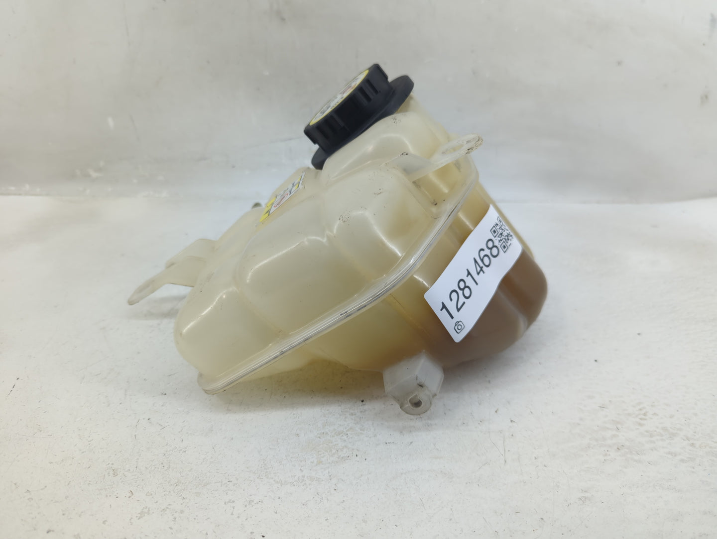 2008-2009 Dodge Durango Windshield Washer Fluid Reservoir Bottle Oem - Oemusedautoparts1.com