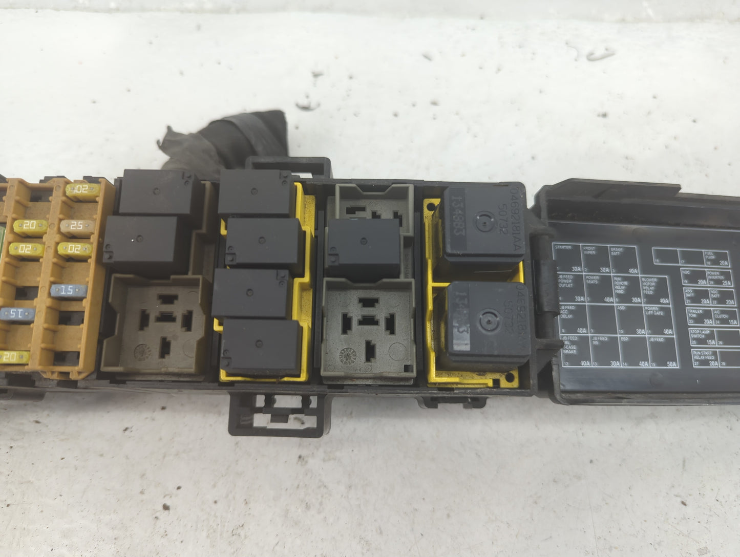 2007-2009 Dodge Durango Fusebox Fuse Box Panel Relay Module P/N:P04692096AH P04692187AC Fits Fits 2007 2008 2009 OEM Used Au