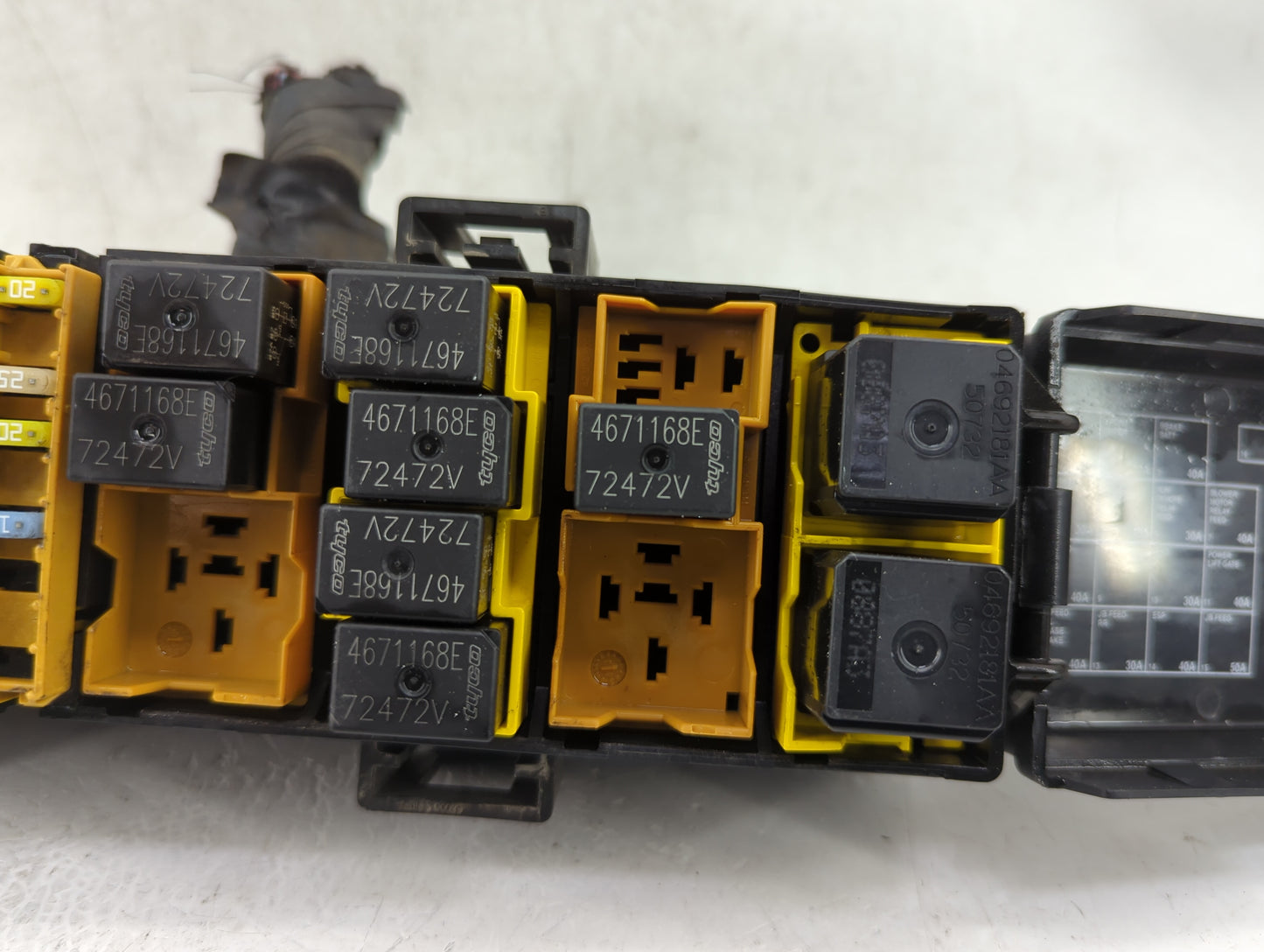 2007-2009 Dodge Durango Fusebox Fuse Box Panel Relay Module P/N:P04692096AH P04692187AC Fits Fits 2007 2008 2009 OEM Used Au