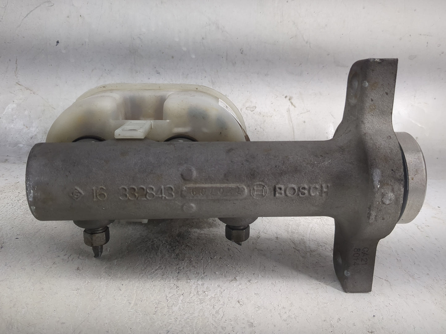 2006-2009 Dodge Durango Brake Master Cylinder 1497495 - Oemusedautoparts1.com