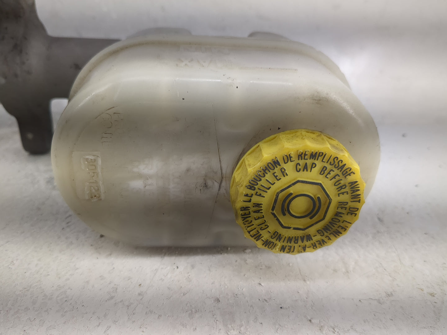 2006-2009 Dodge Durango Brake Master Cylinder 1497495 - Oemusedautoparts1.com