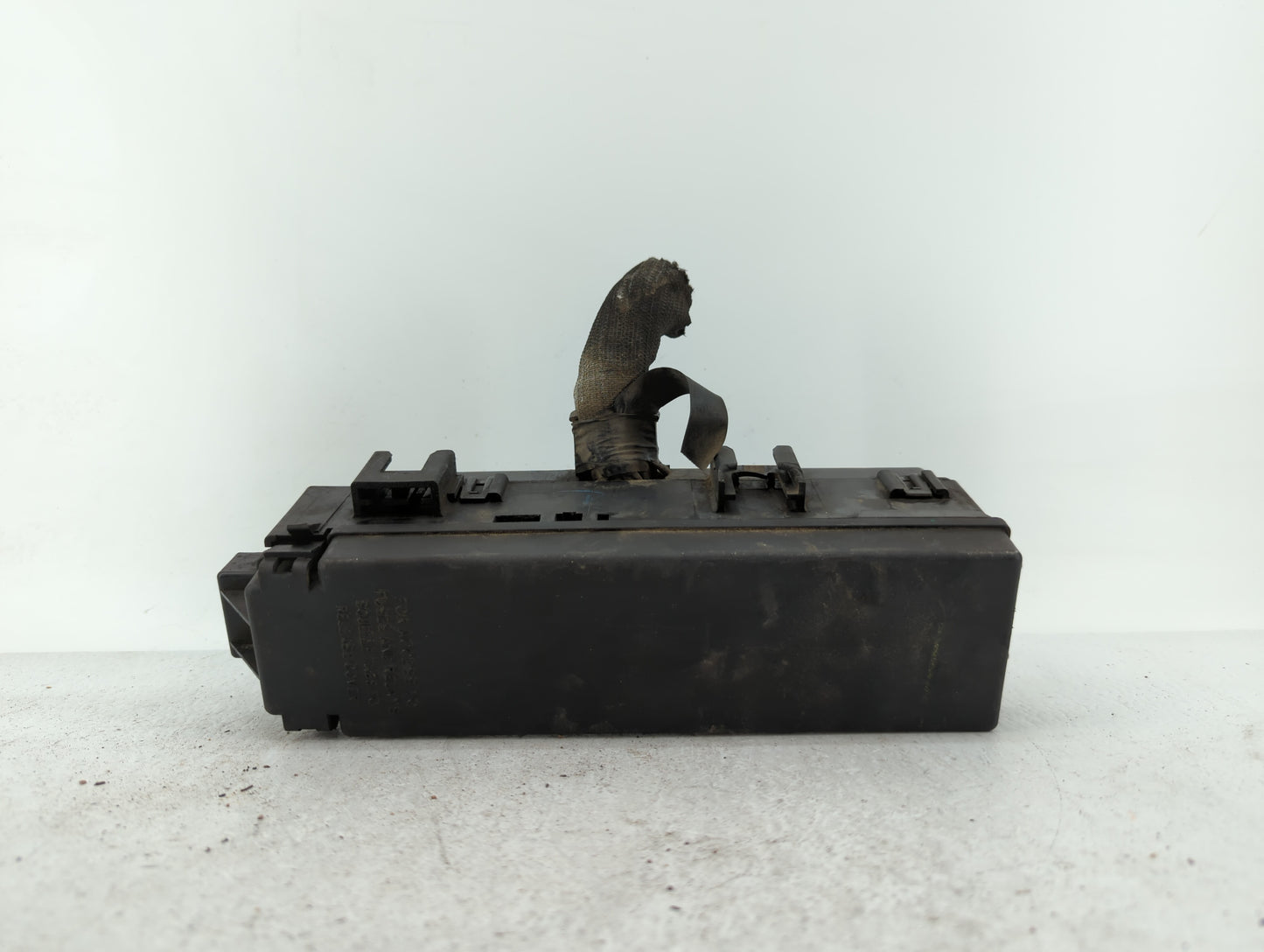 2007-2009 Dodge Durango Fusebox Fuse Box Panel Relay Module P/N:04692227AA Fits Fits 2007 2008 2009 OEM Used Auto Parts - Oe