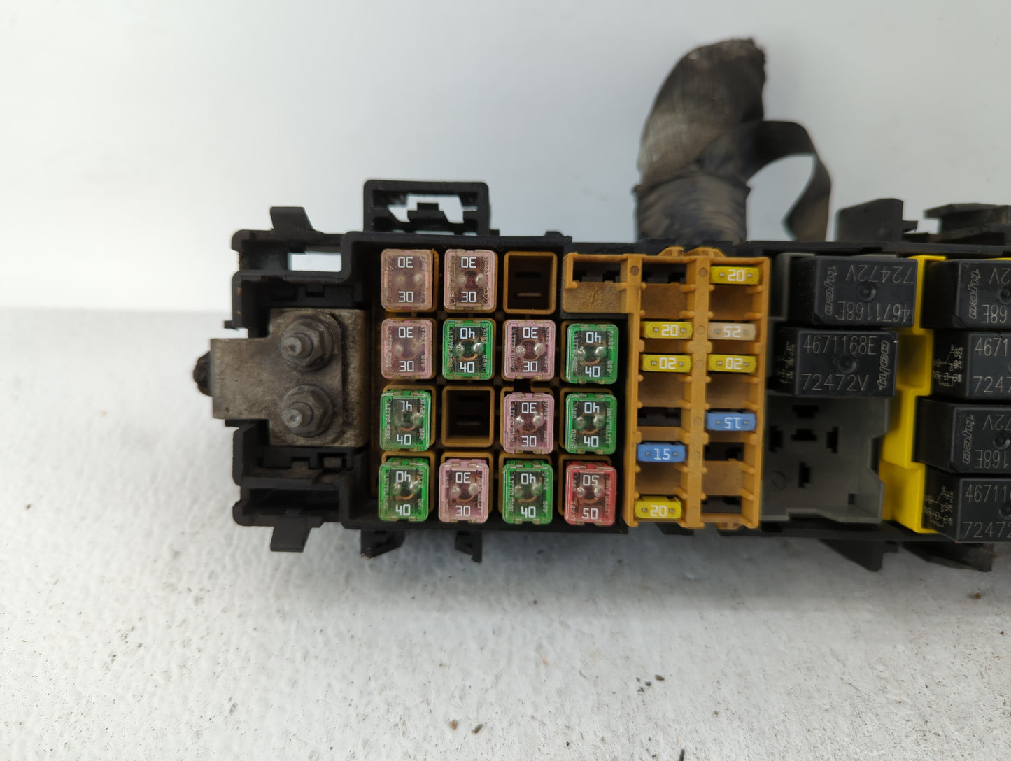 2007-2009 Dodge Durango Fusebox Fuse Box Panel Relay Module P/N:04692227AA Fits Fits 2007 2008 2009 OEM Used Auto Parts - Oe