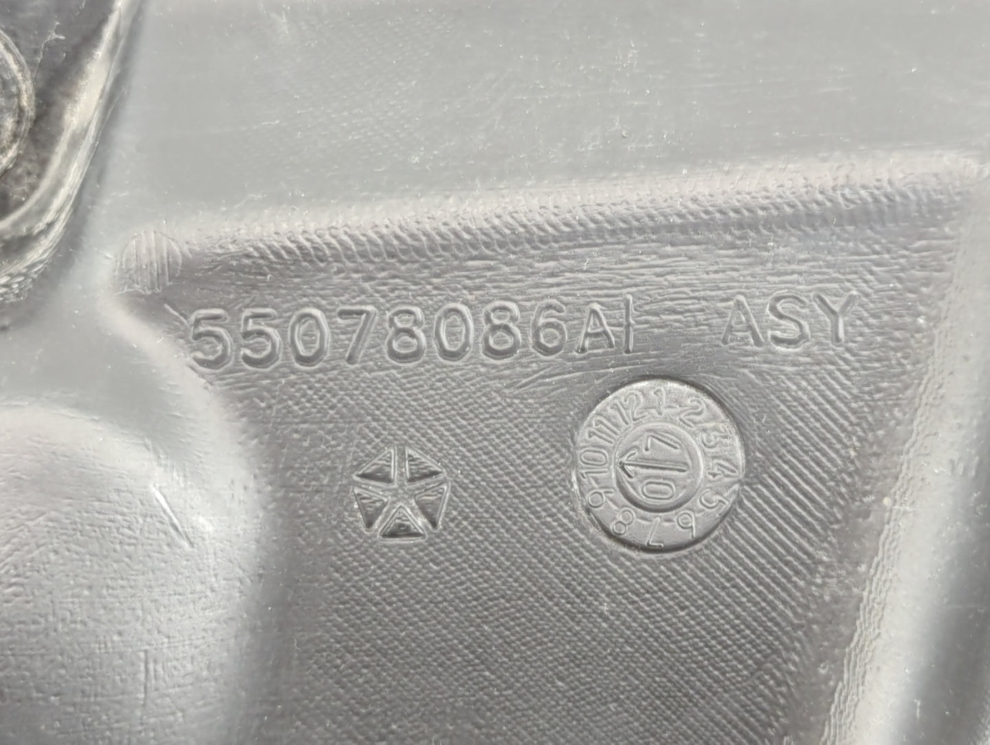 2008-2009 Dodge Durango Windshield Washer Fluid Reservoir Bottle Oem - Oemusedautoparts1.com