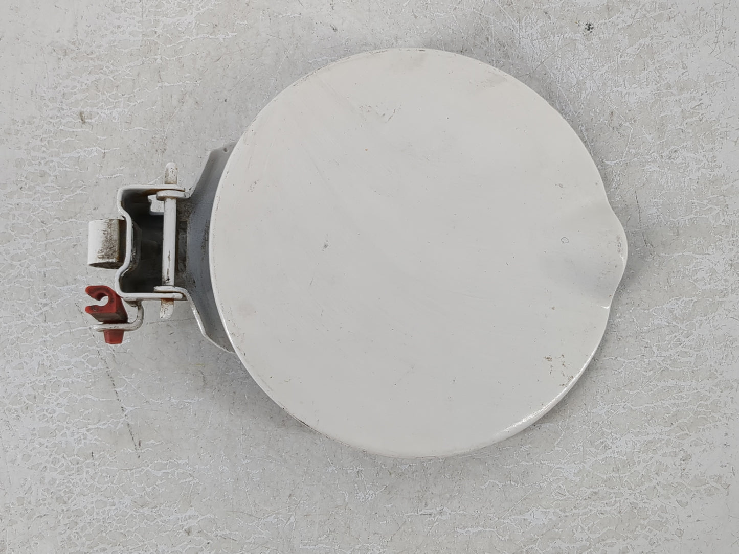 2008 Dodge Grand Caravan Fuel Tank Door Lid Gas Tank White - Oemusedautoparts1.com